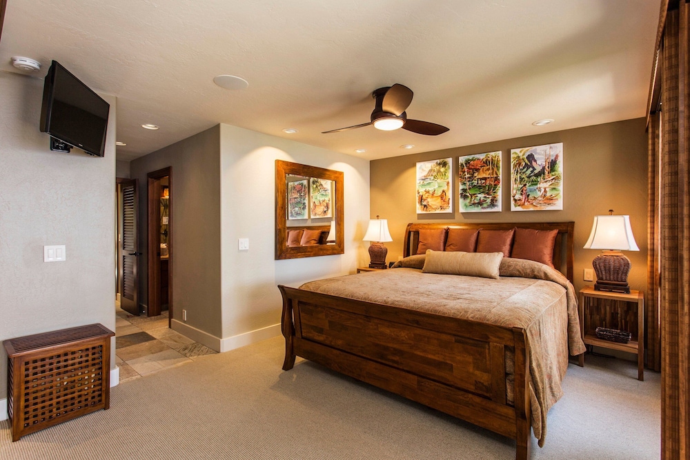 Exquisite Oceanfront Beautifully Upgraded Corner Unit - Vrkcv