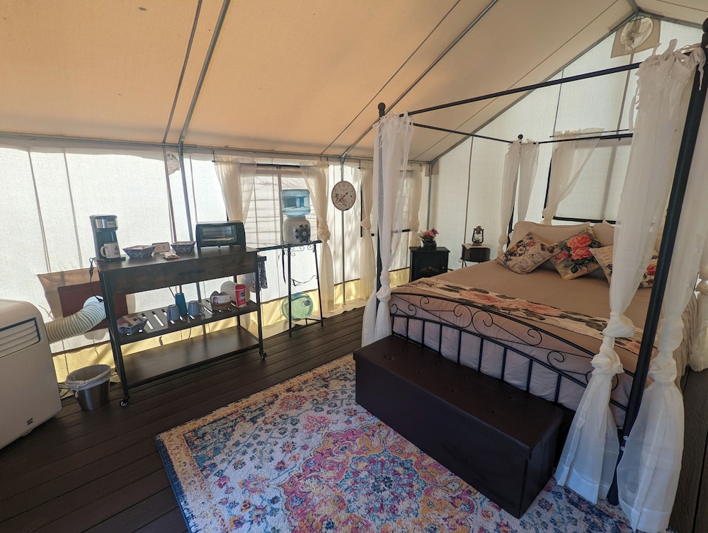 Salmon Gypsy Bed and Breakfast
