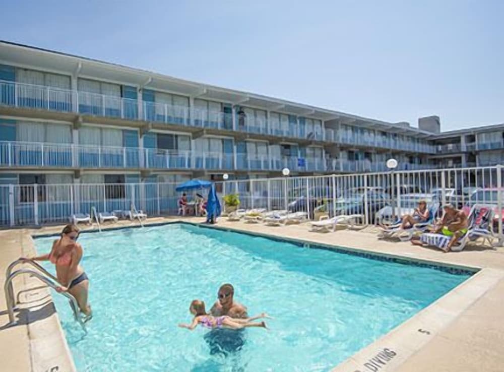 Thunderbird Beach Motel