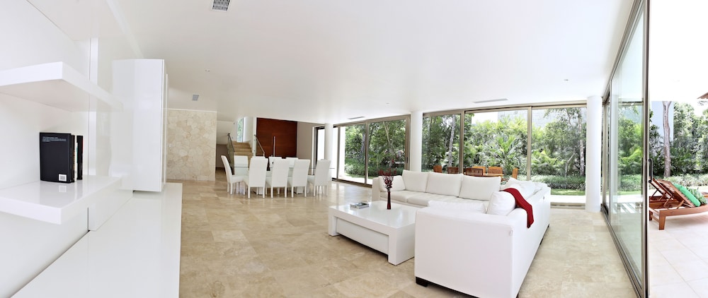 Bahia Principe Vacation Rentals - Three-Bedroom House