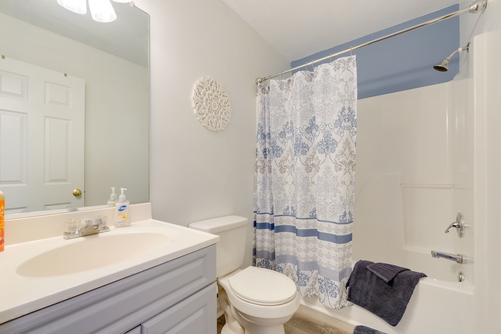 Pet-friendly Pinehurst Home w/ Deck - Near Golf view 5