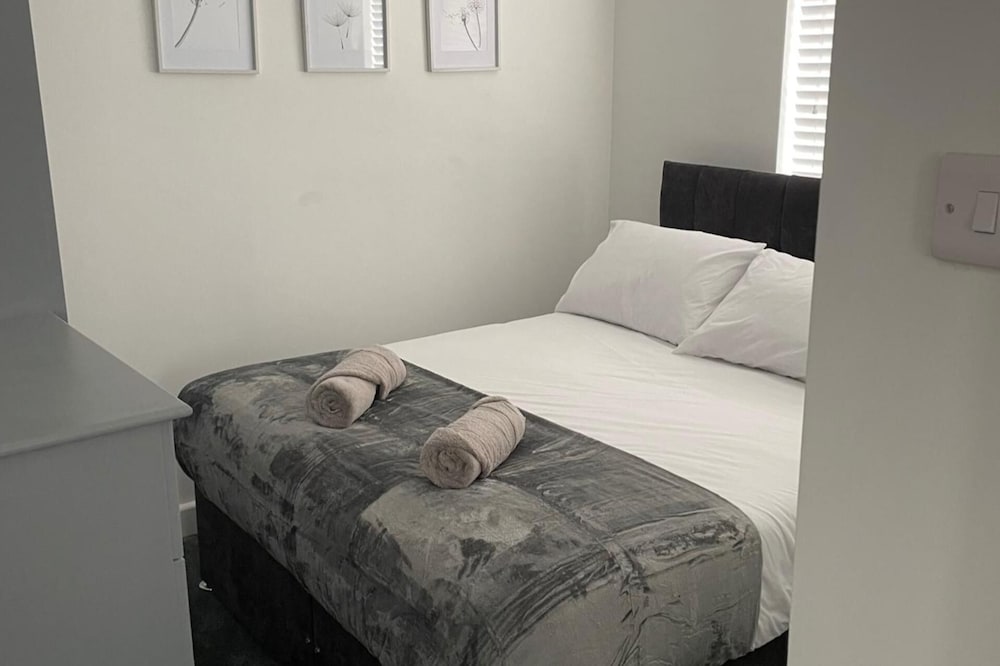 Sheffield Blissful Retreat - 3 Bedroom House
