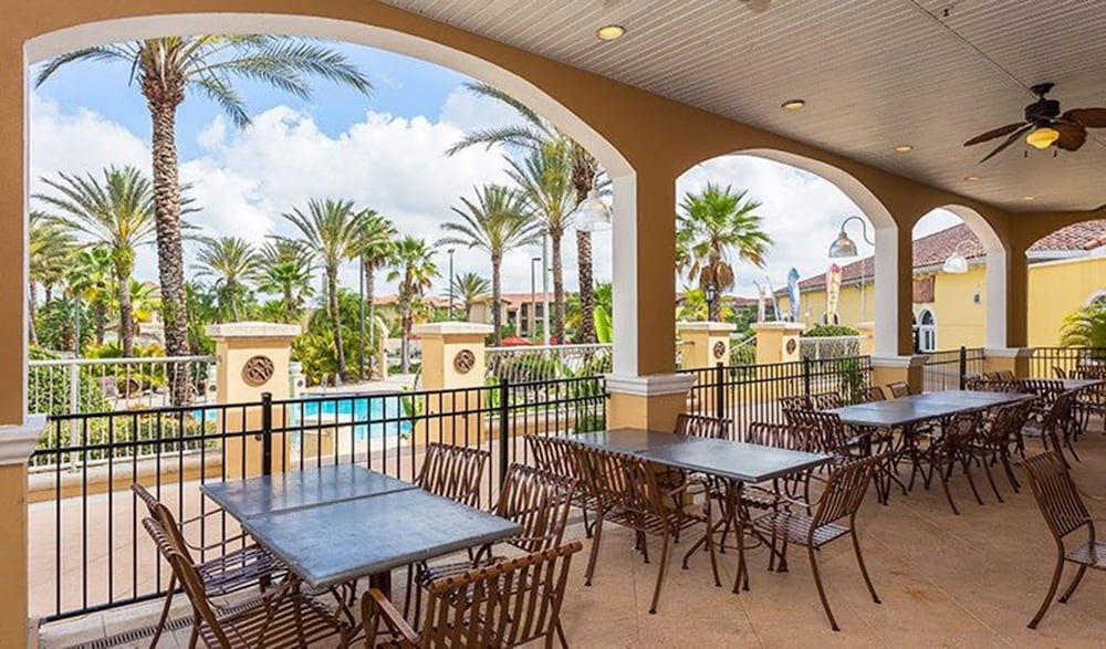 Regal Retreat