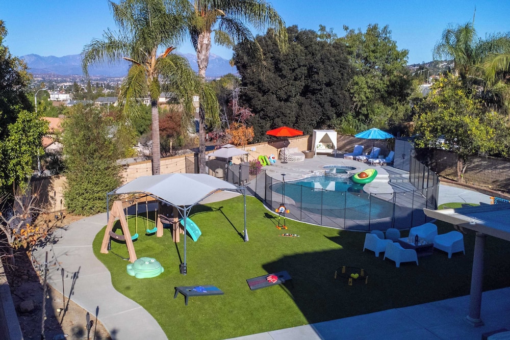 Luxury Pool Home w Theater Games & Mountain View