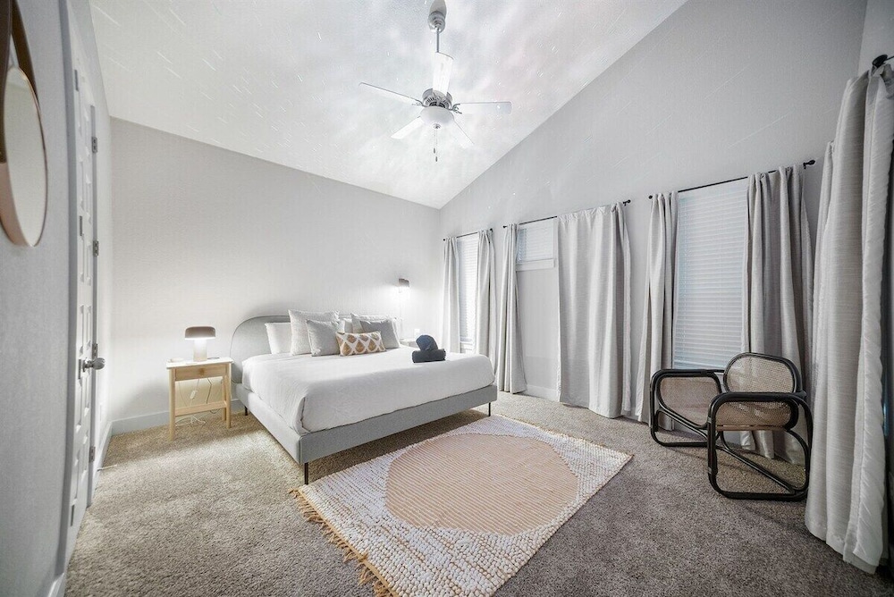 Spacious Cozy 4B Home in Frisco