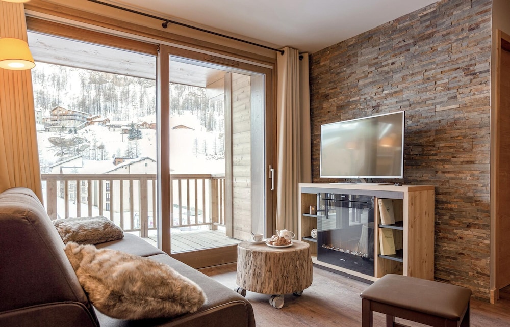 Apartment in Tignes With Spa & Pool