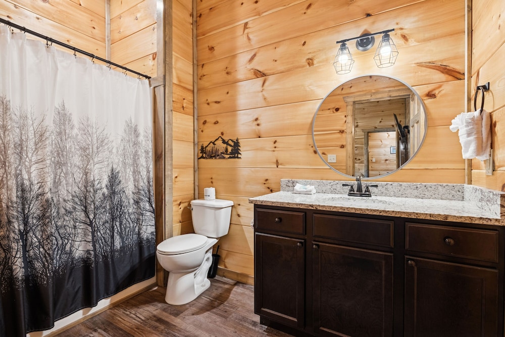 Smoky Blue Haven 3 Bedroom Cabin