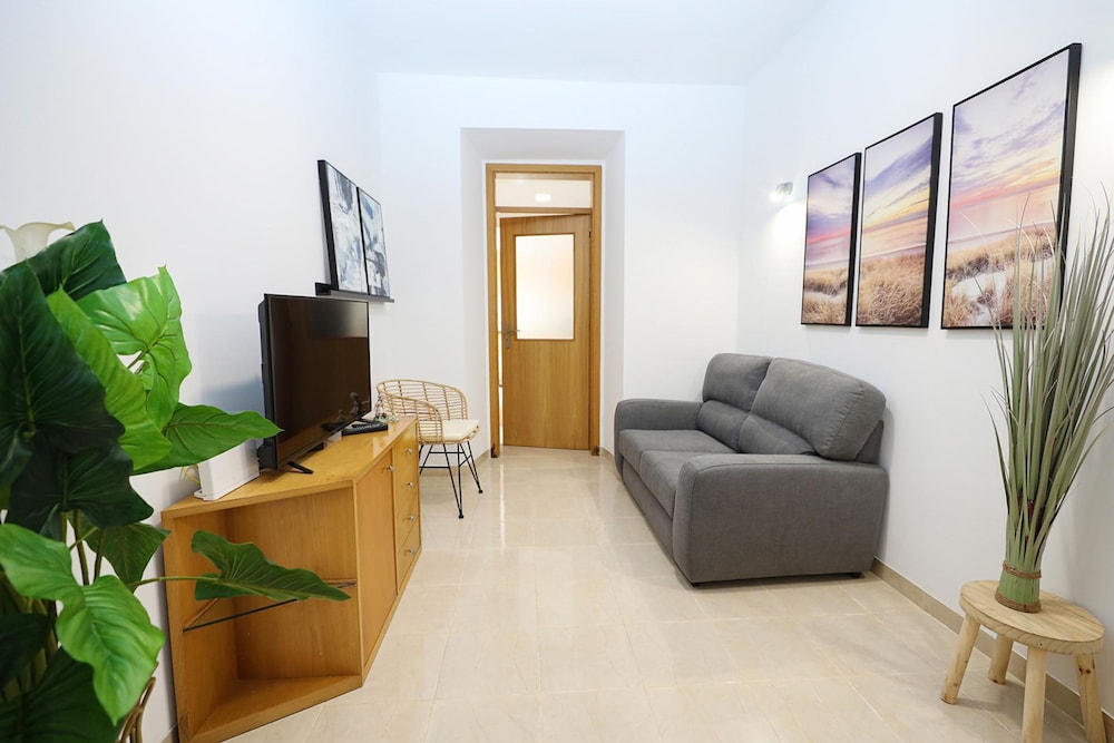 Z 03 - Bedroom 3 in Gil Vicente Guest Rooms