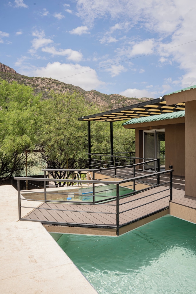 HUACO LODGE