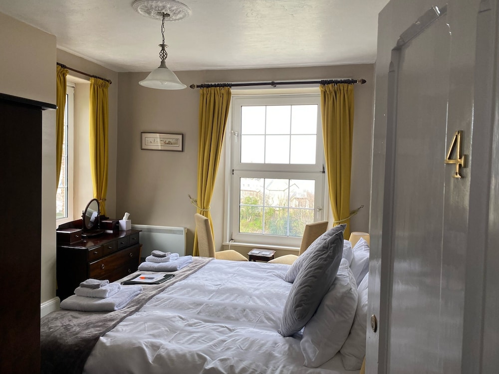 Lynton Vacations - Sinai House - Property Image 40