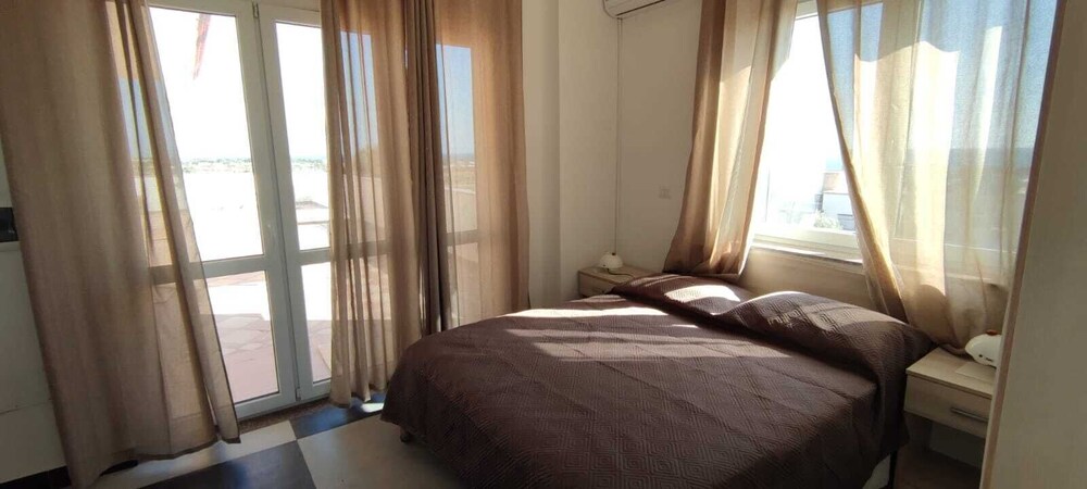 Volcano Home Room Resort view 4