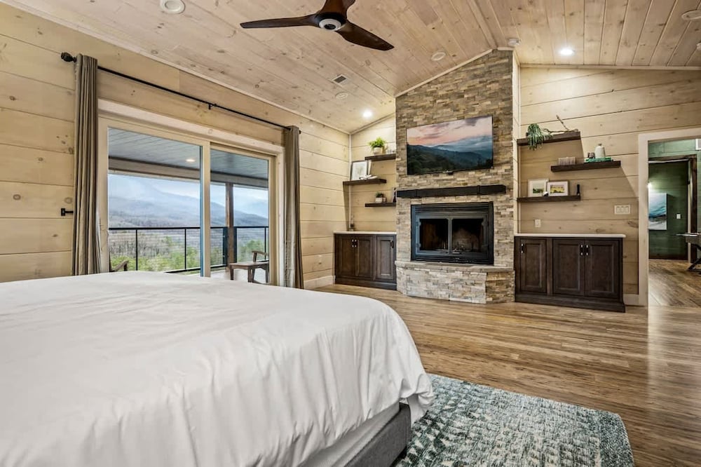 Sleeps18 Views 2 Hottubs Family Reunion Retreat