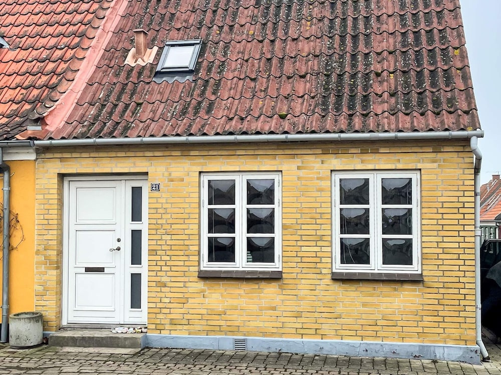 6 Person Holiday Home in Marstal
