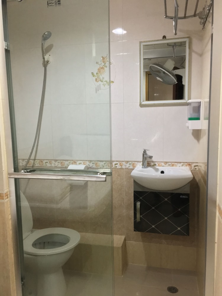 Everest Hostel