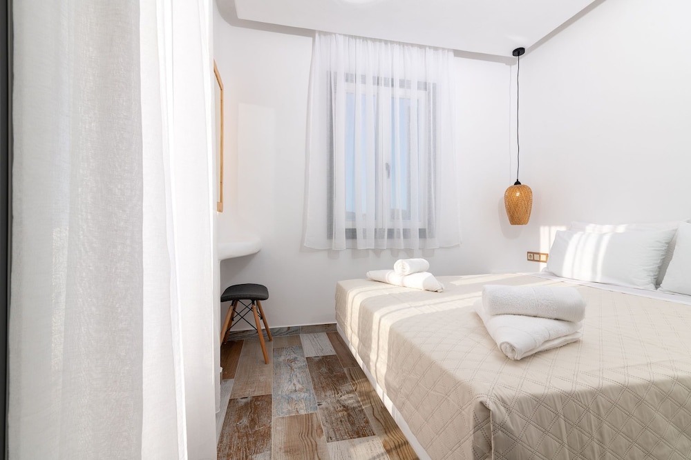 Naxian Sunset Luxury Villas view 3