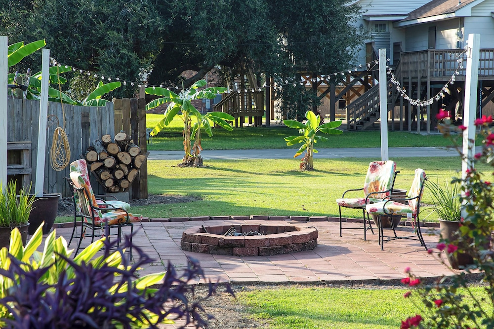 Fish & Explore: Serene Home on Bayou Petit Caillou