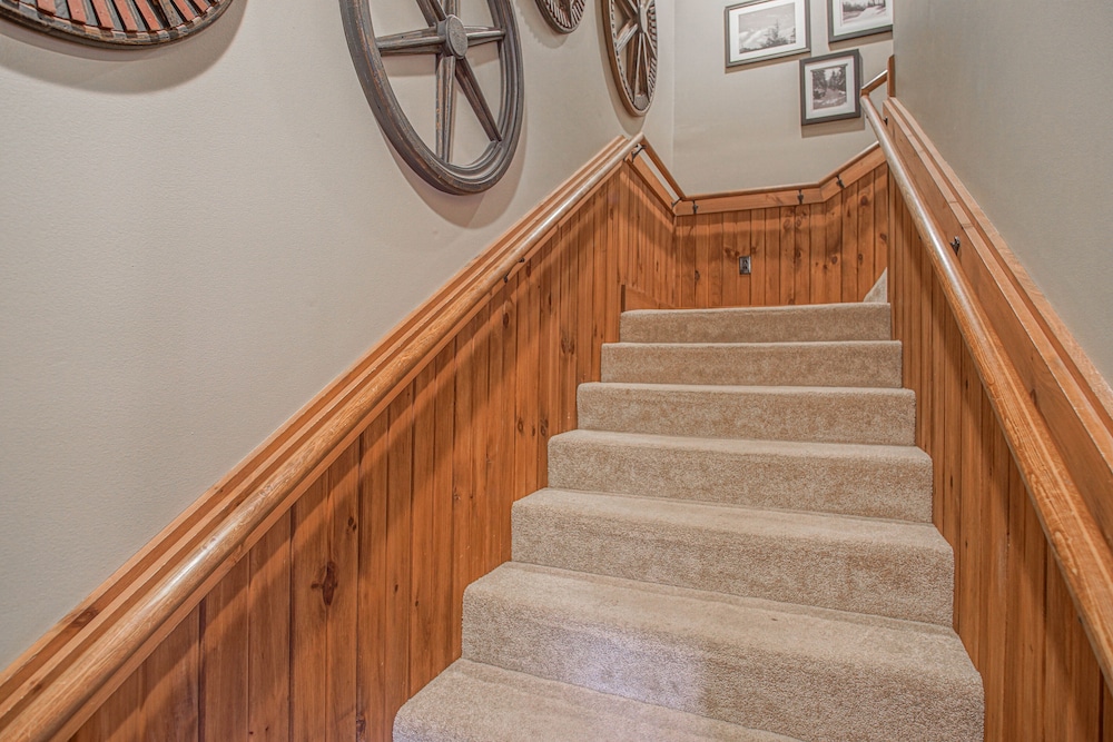Shays Landing #6: 4 Bedrooms, 4.5 Bath: Pvt Hot Tub, Slope Side