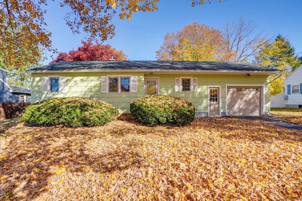 6 Mi to Skiing: Pet-friendly Home in Pittsfield!