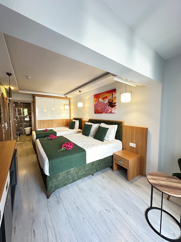 Mogons Exclusive Hotel - Image 57