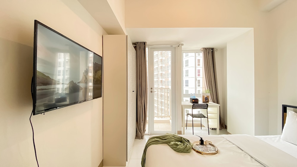 Homey And Minimalist Style Studio Apartment At Tokyo Riverside Pik 2