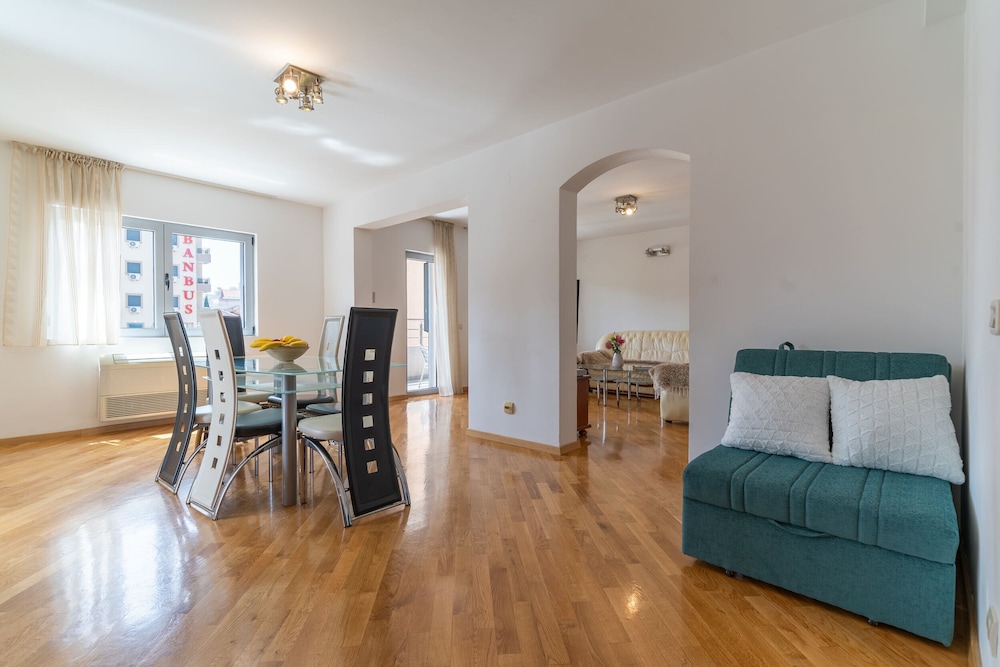 SMS Apartments