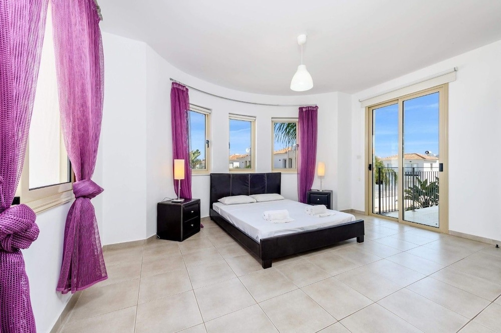 Avrora Villa PV view 3
