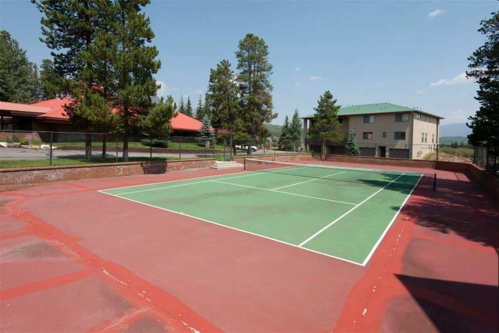Lagoon 762b 3 Bedroom Townhouse by RedAwning