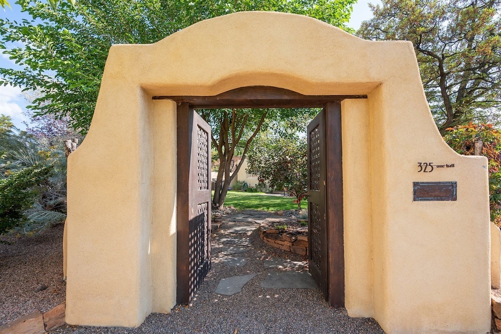 Casita de las Aves - Unbeatable Location, Spacious Yard view 4
