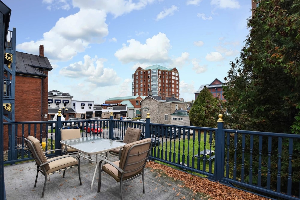 Brockville Vacations - The Noble Suites - Property Image 132