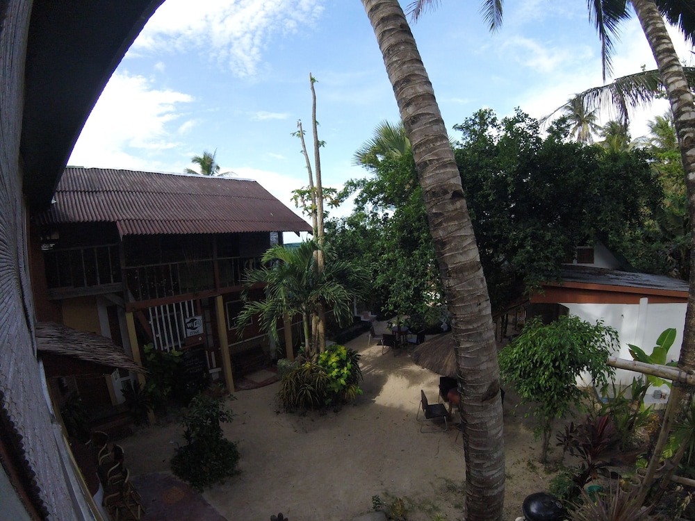 Carabao Backpackers & Guesthouse
