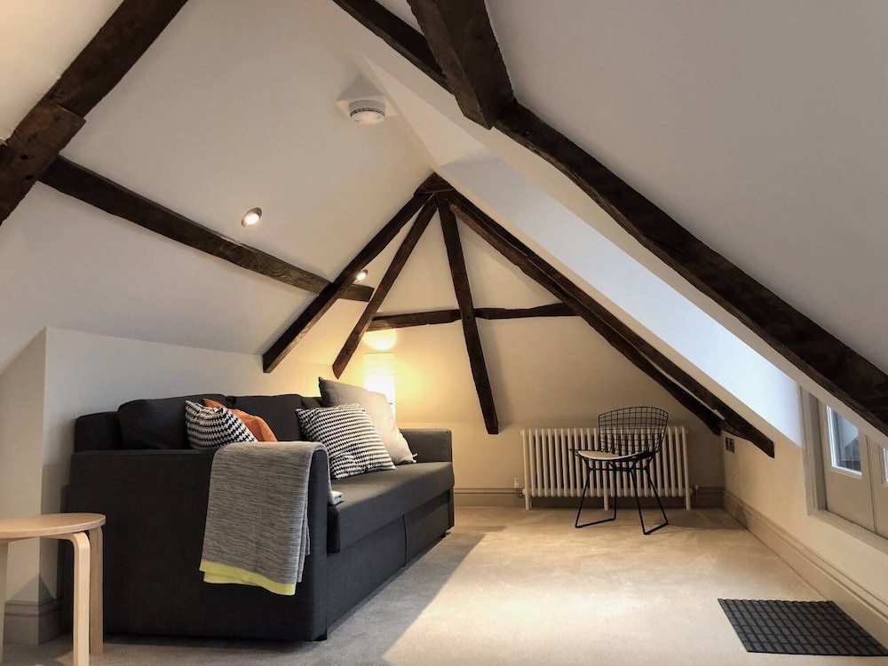 Stylish Wells Penthouse With Cathedral Views view 5
