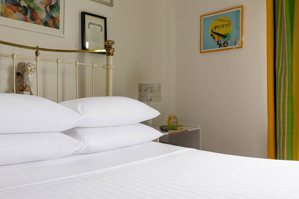 Englefield Road by Onefinestay