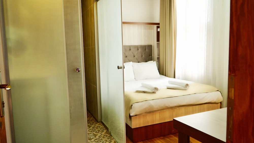 Qonaq Otel - Image 26