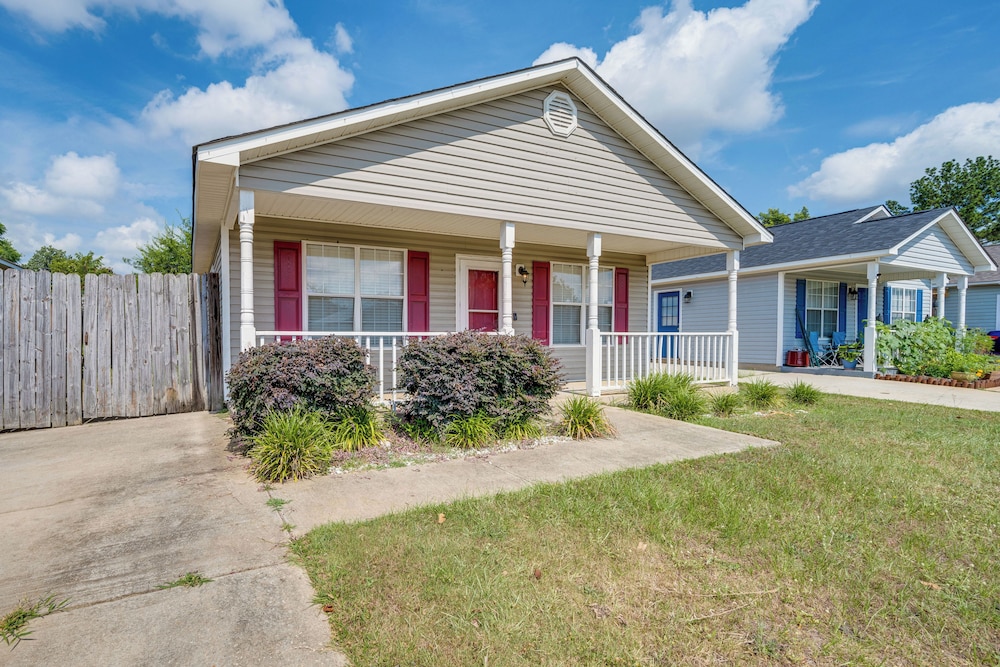 Central Warner Robins Vacation Rental w/ Yard