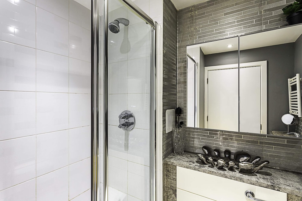 Modern 2-bed Flat, Bethnal Green