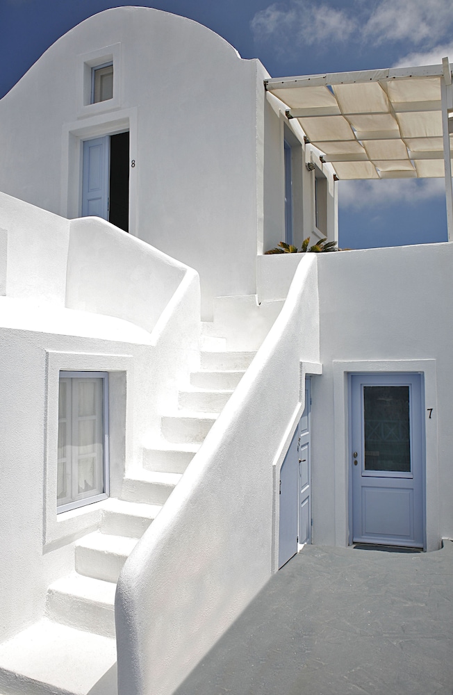 Hotel Armeni Village Rooms & Suites