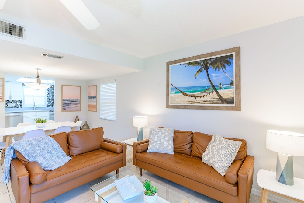 Cocoa Beach Club by Happy Palm Stays