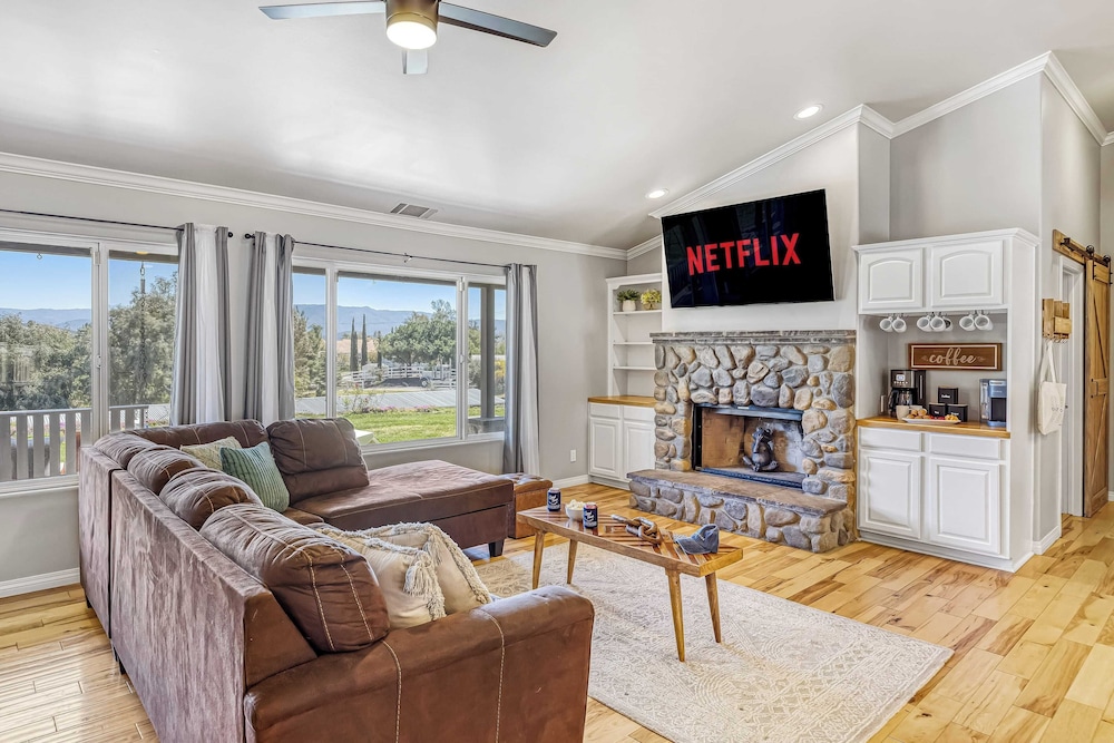 Temecula Wine Country Home w/ Pool, Hot Tub, Game Room & Vineyard Views
