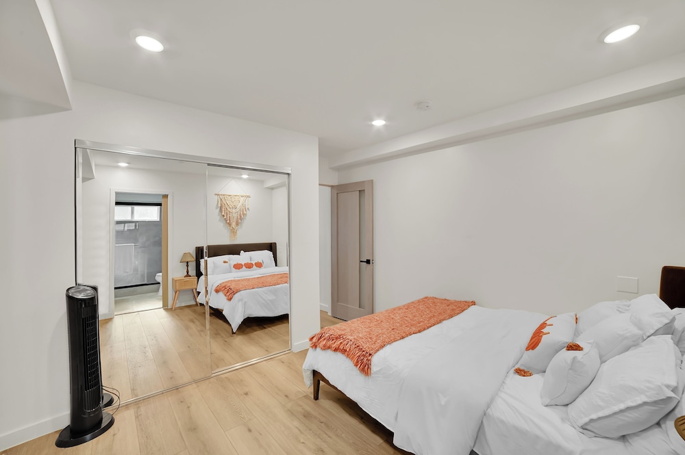 Brand-New Chic Nest In Prime Location