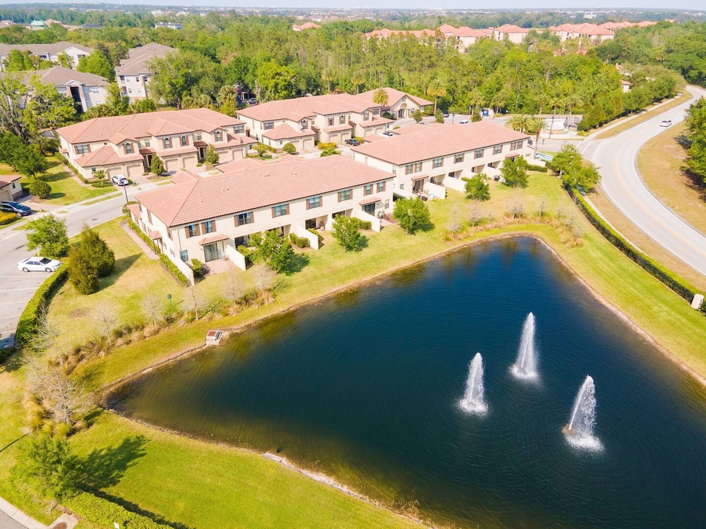 Come and Stay at the Best of Championsgate!