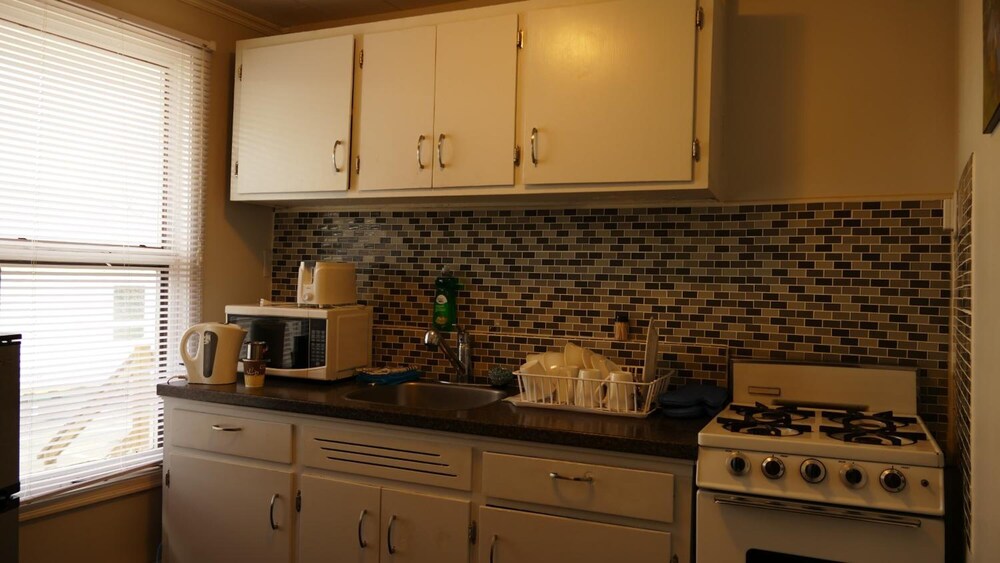Cornwall Vacations - The White Horse Motel - Property Image 5