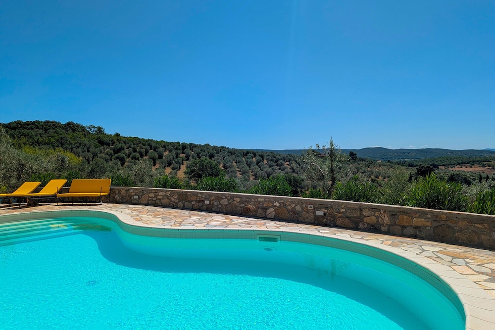 Villa Poggio al Coniglio a Suvereto con Piscina