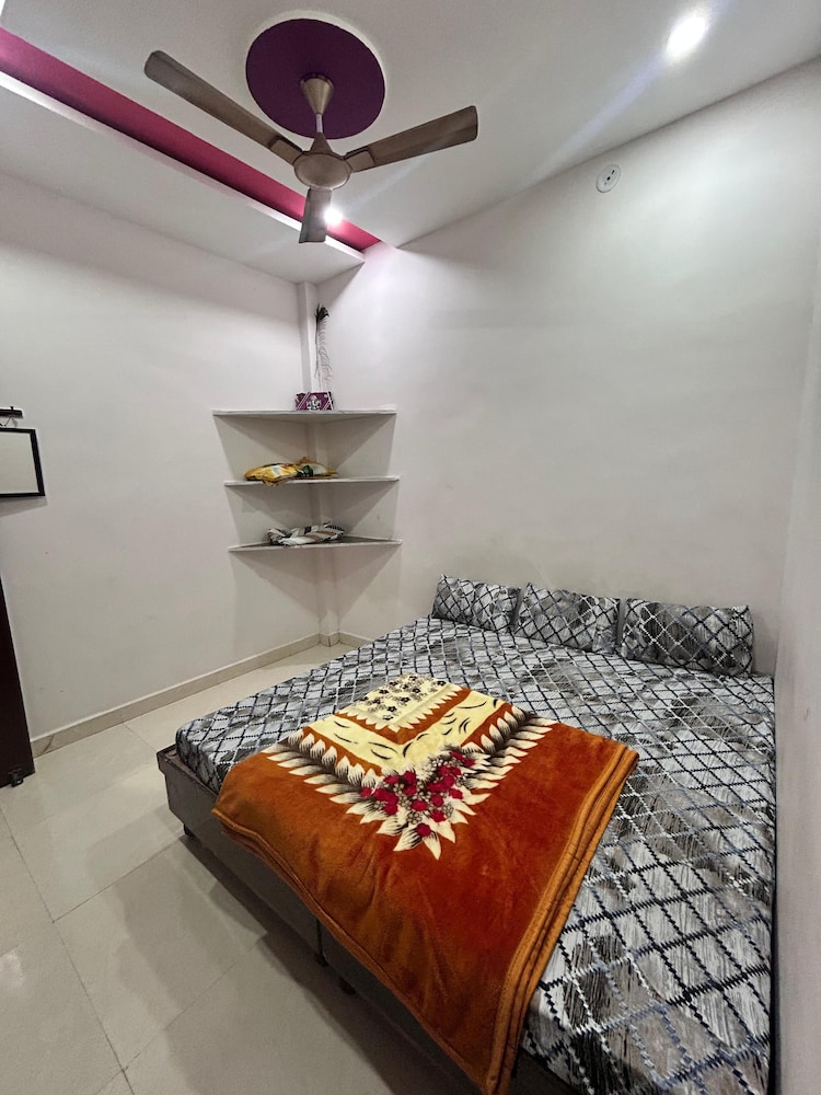 Anirudhha Home Stay
