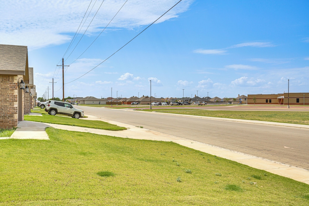 8 Mi to Texas Tech: Spacious Lubbock Home