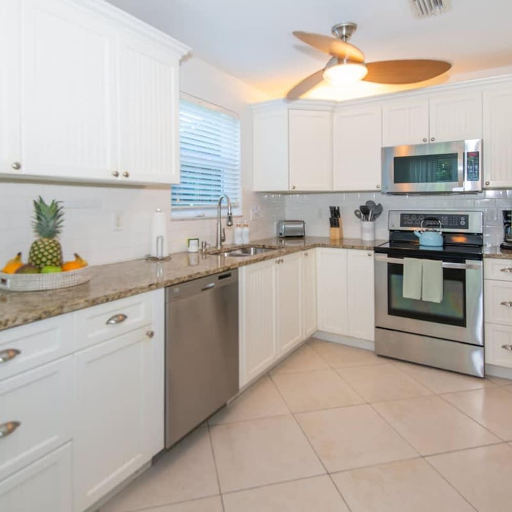8BD Ft Pierce Beach Getaway - Great for Family Group
