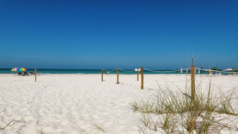 Anchorage Resort 6th Floor 2 bedroom Condo on Siesta Key 2 Condo