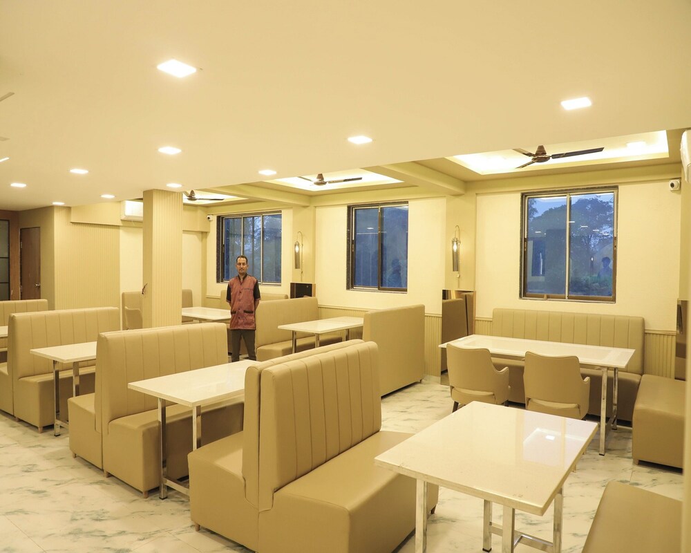 Hotel Devanshri Rooms & Restaurant