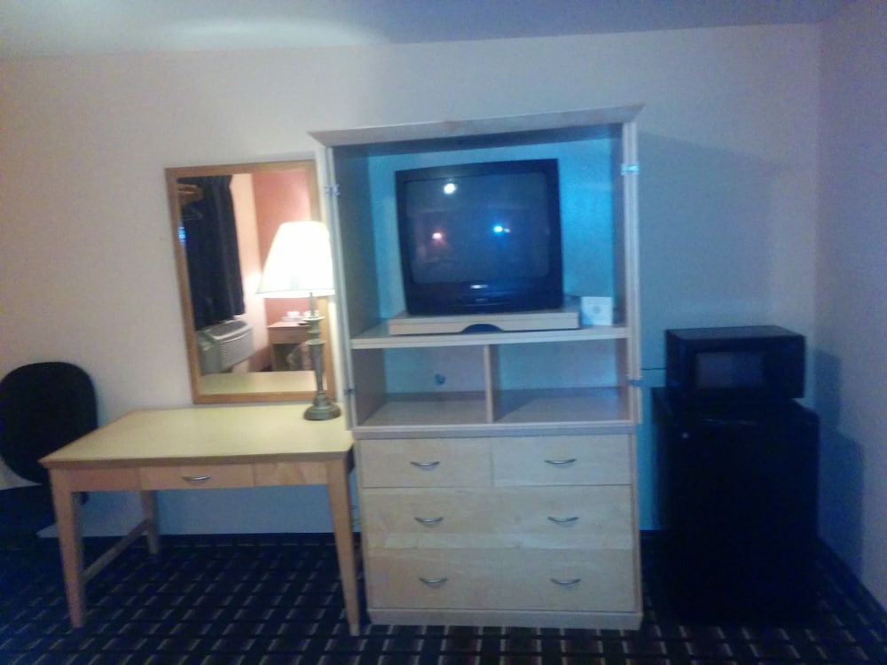 Gainesville Vacations - Budget Host Motel Gainesville - Property Image 16