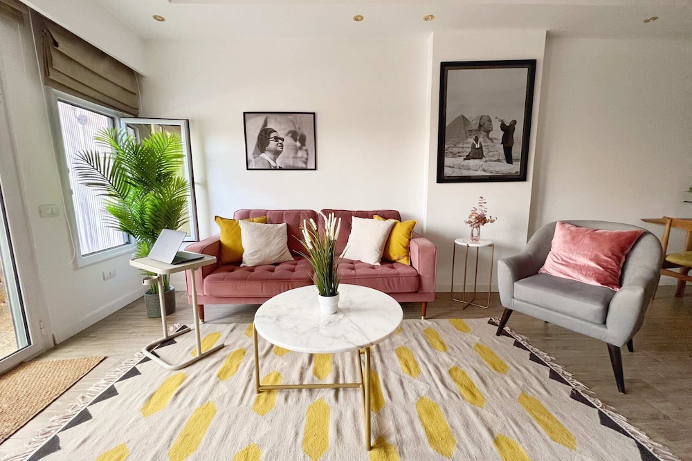 Xuru Stays I Spellbinding 2 BDR Apt. At The Giza Pyramid's Doorstep