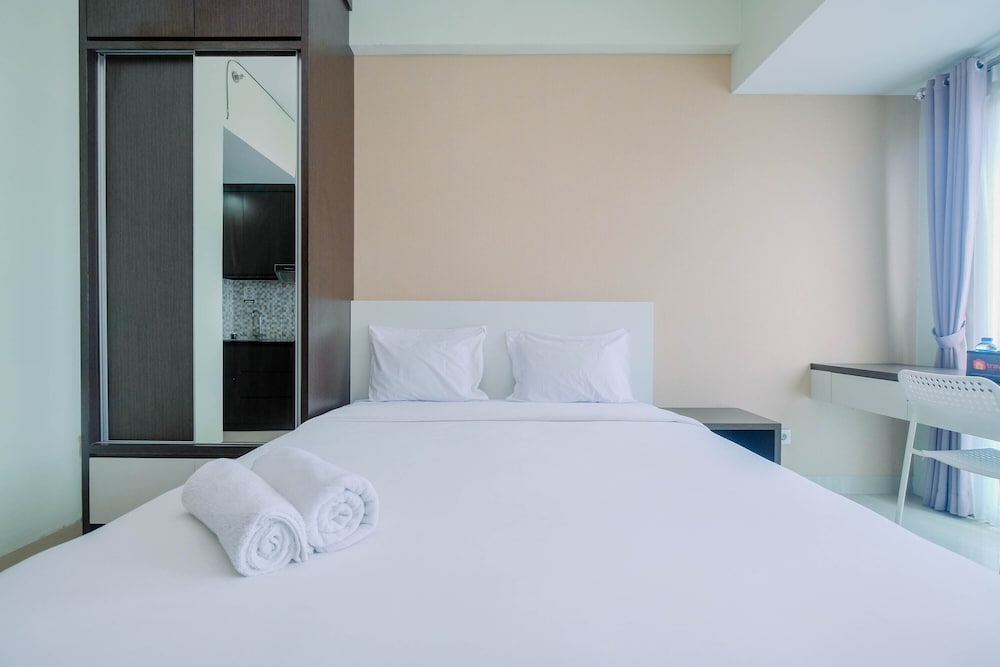 Modern And Comfy Studio Apartment Grand Dhika City, Bekasi - 24